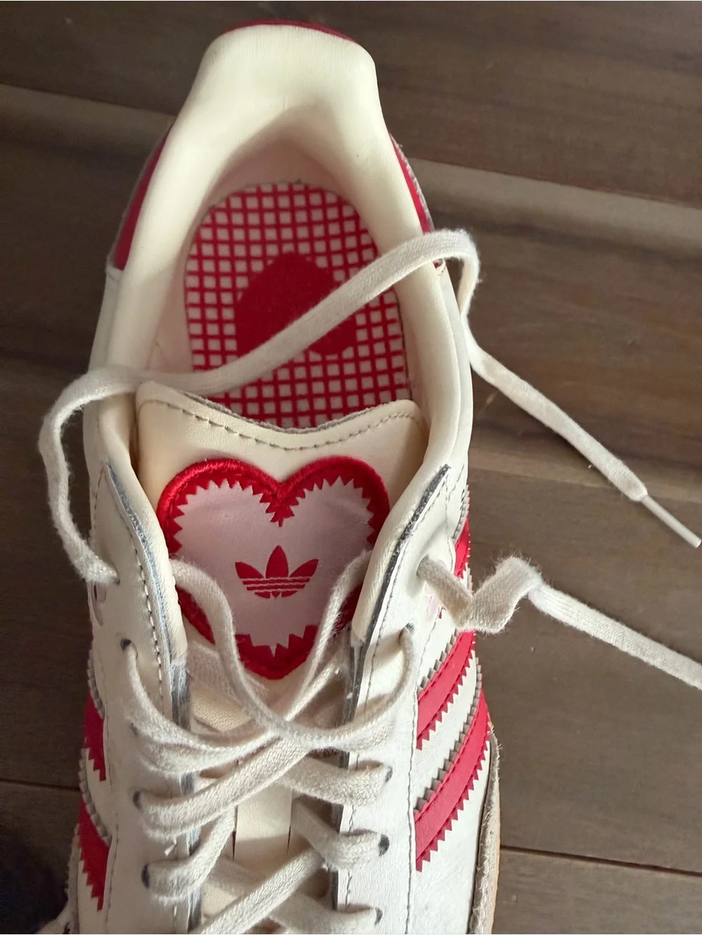 (Limited Edition) Adidas Samba OG Valentine’s Day 2026 Kids Size 6.5